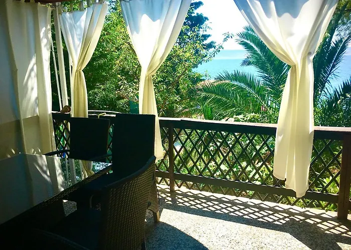 Дом отдыха House